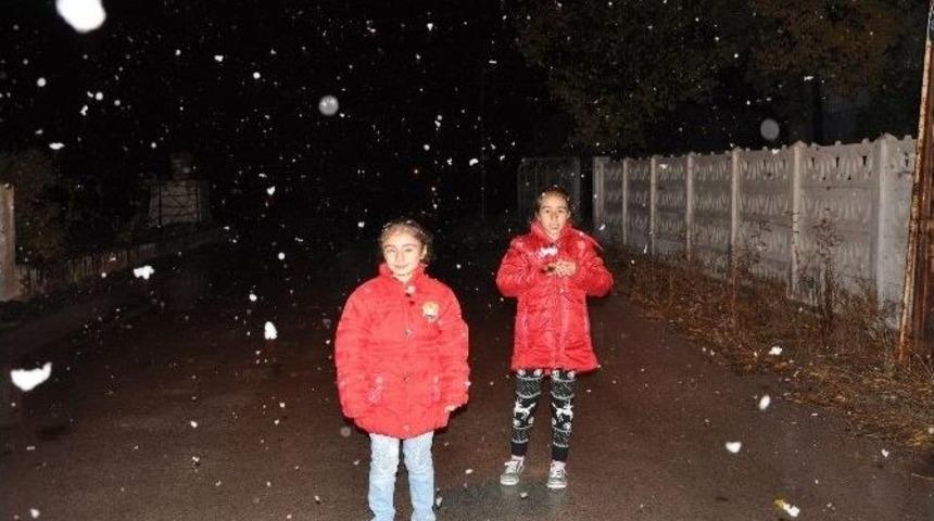 Sorgun&rsquo;a Mevsimin İlk Karı Yağdı