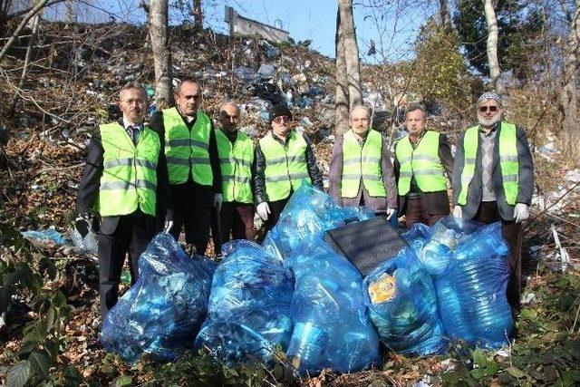 Cami Cemaati Bir Kamyon Çöp Topladı