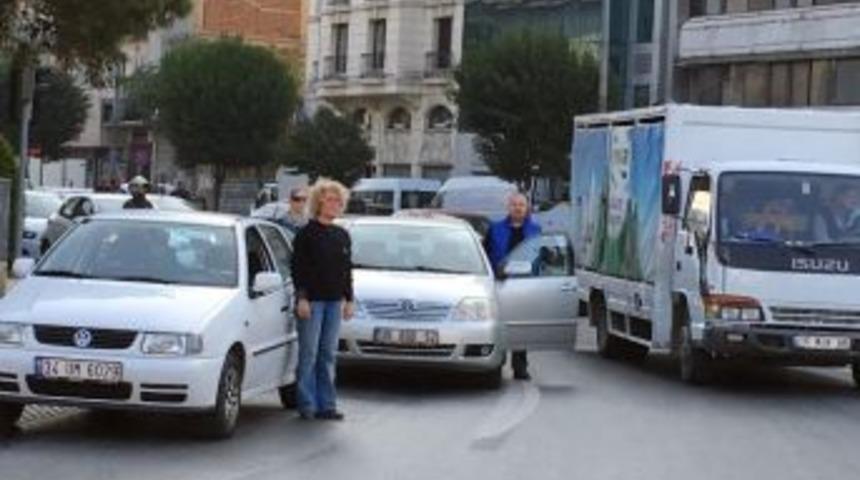 İzmir&rsquo;de 09.05&rsquo;te Hayat Durdu