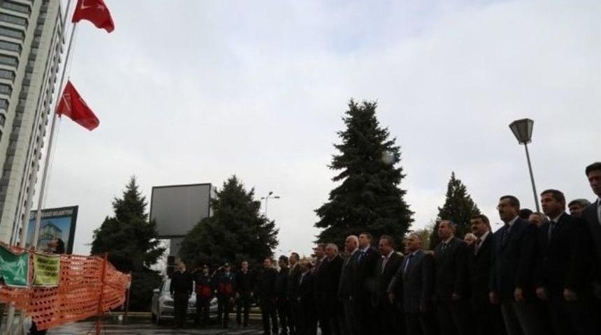 Melikgazi Belediyesi &Ccedil;alışanları Ata&rsquo; Ya Saygı Duruşunda Bulundu