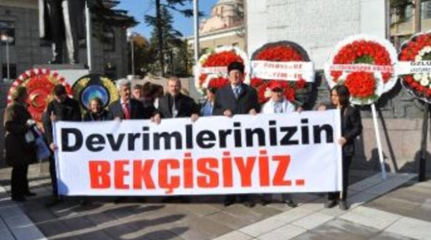 Atat&uuml;rk Anıtı &Ouml;n&uuml;nde T&uuml;m G&uuml;n N&ouml;bet Tutacaklar