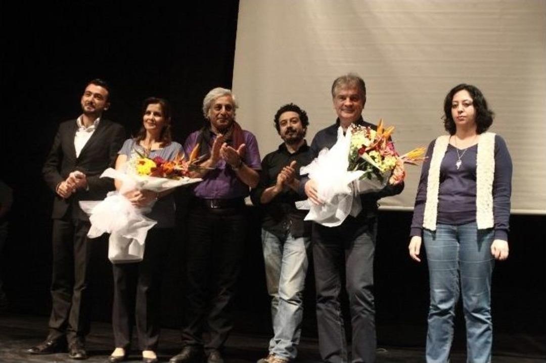 "cankırmızı"nın Galası Yapıldı