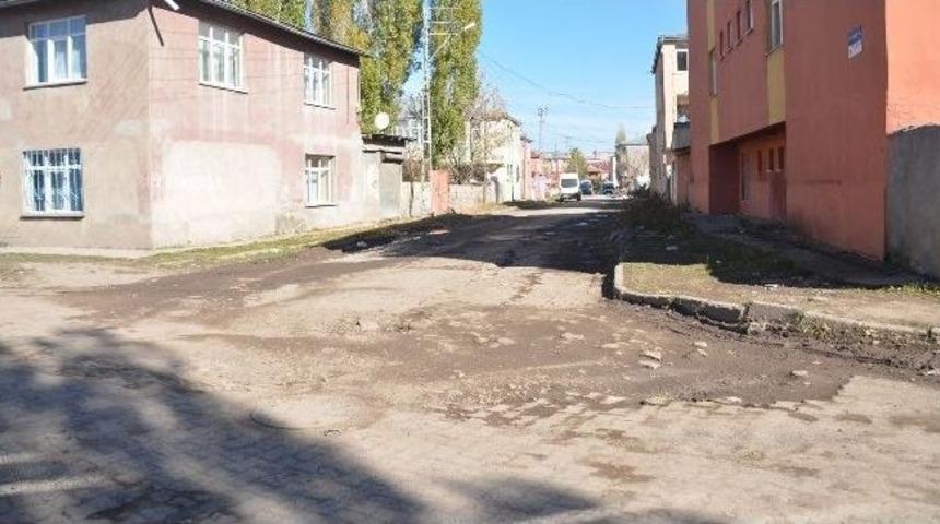 Belediye &Uuml;niversite Yolu&rsquo;nun Asfaltladı