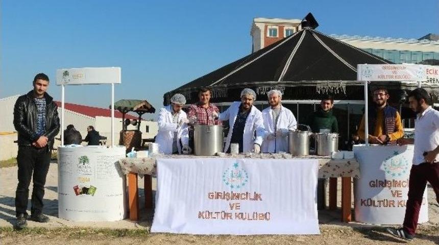 Bilecik Mostar Gen&ccedil;lik G&ouml;n&uuml;ll&uuml;lerinden Aşure İkramı