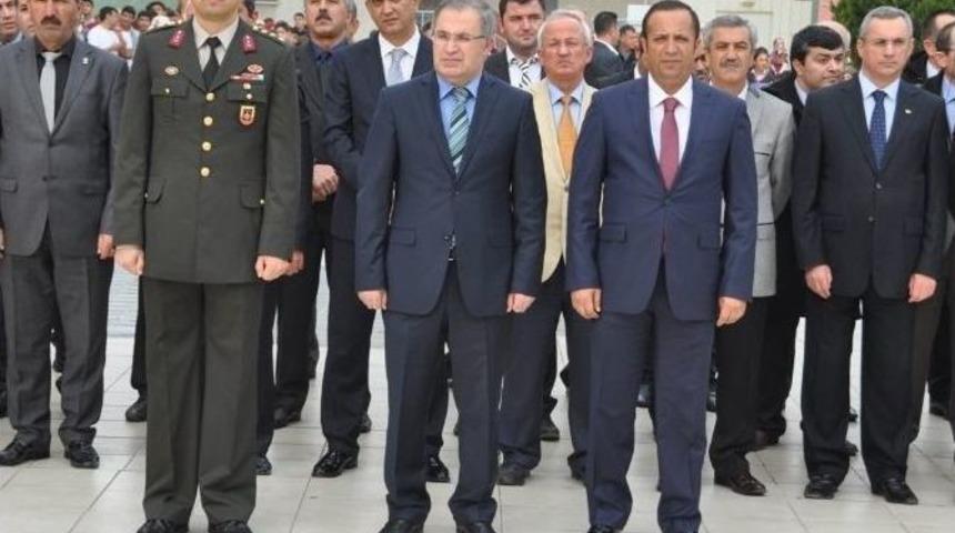 Gazi Mustafa Kemal Atat&uuml;rk, Dilovası&rsquo;nda T&ouml;renlerle Anıldı