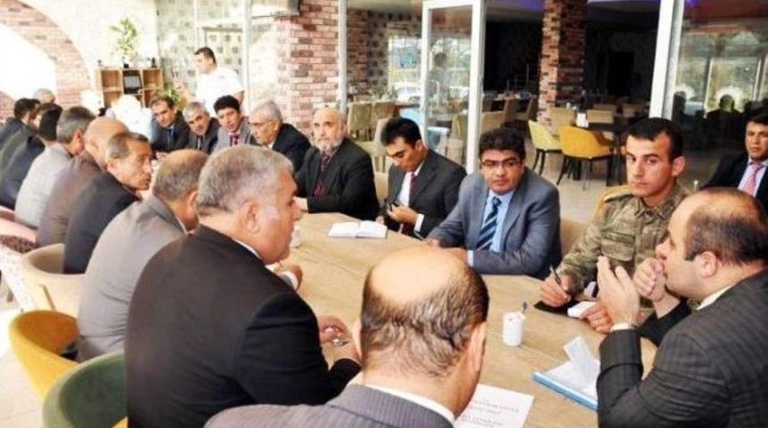 Besni İl&ccedil;esinde İdari Amirler Toplantısı Yapıldı