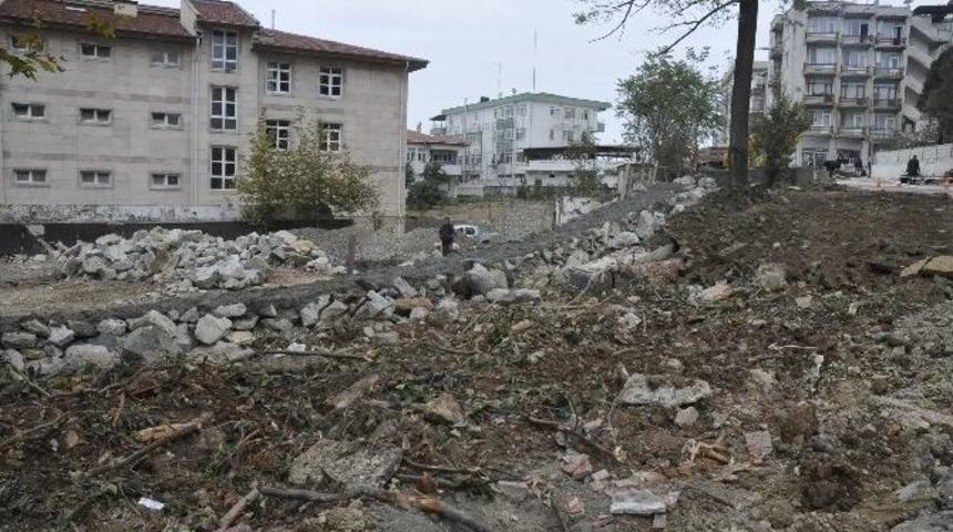 Ak&ccedil;akoca Merkez Cami Etrafı Sultan Ahmet Meydanı Gibi Olacak