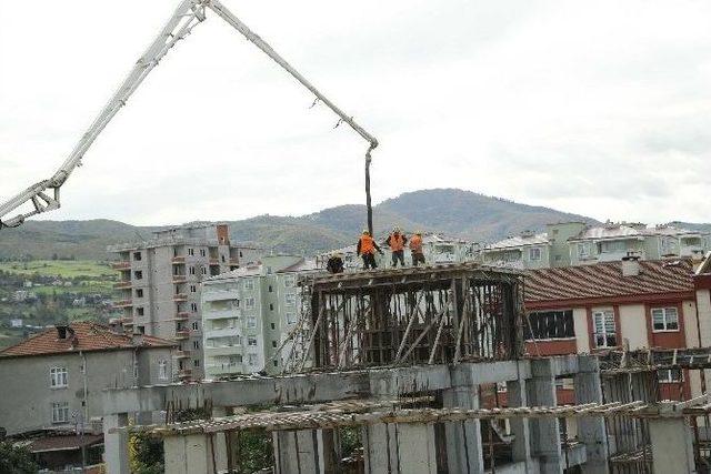 Dev Tesis Hızla Yükseliyor