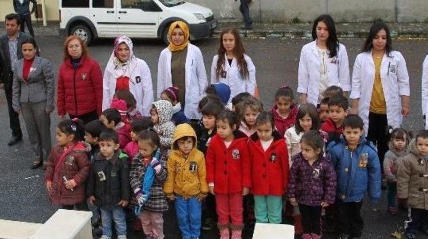 Kreş &Ouml;ğrencileri 10 Kasım Anma Programı D&uuml;zenledi
