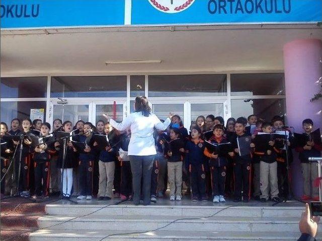 Öğrenciler, Ulu Önder Atatürk’ü Andı