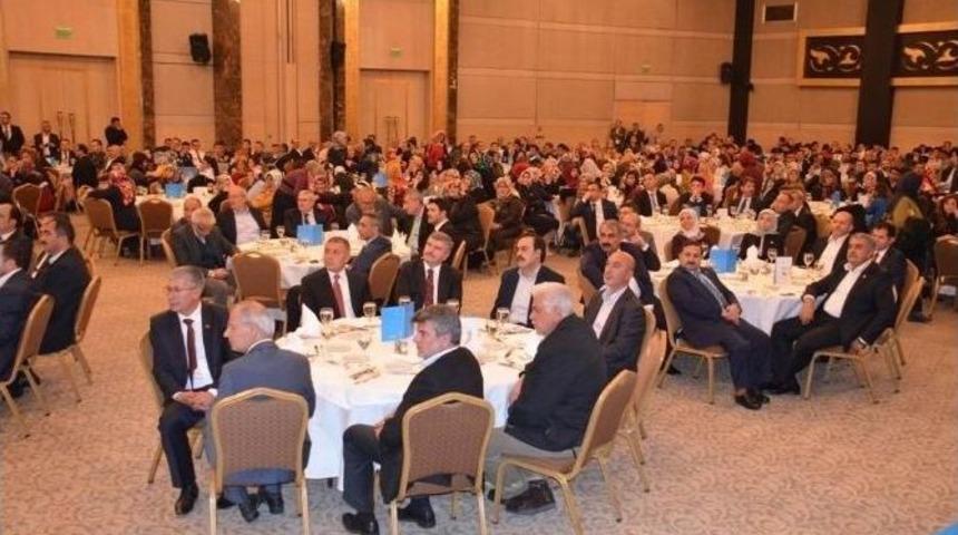 Ak Parti Konya Ailesi Yemekte Bir Araya Geldi