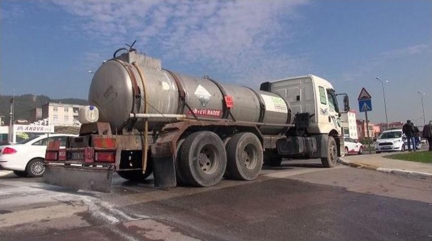 K&ouml;rfez&rsquo;de Tanker Yangını Korkuttu