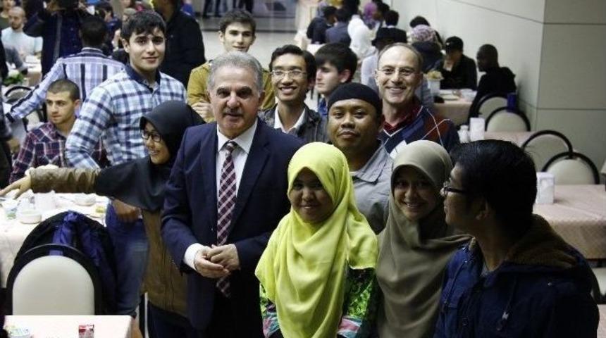 Sa&uuml; Rekt&ouml;r&uuml; Muzaffer Elmas, T&ouml;mer &Ouml;ğrencileri İle Bir Araya Geldi