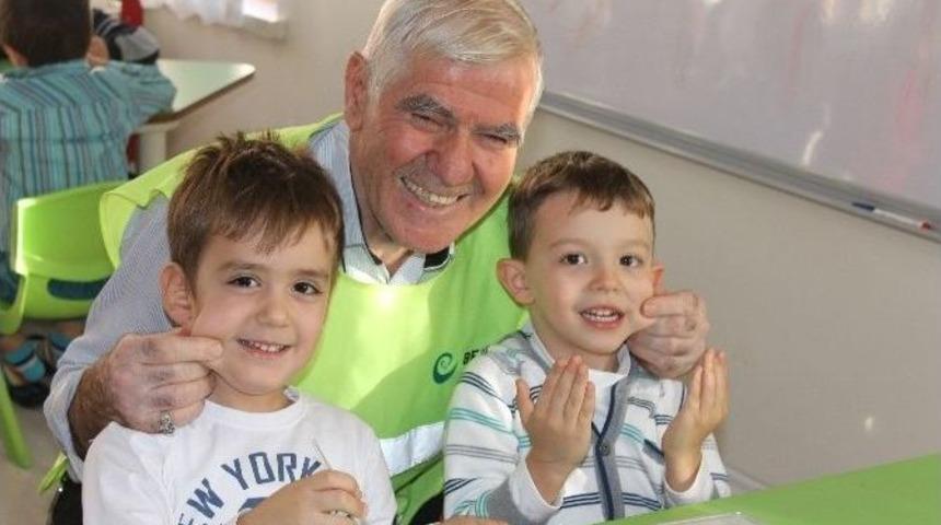 Afyonkarahisar Beşir Derneği Minikleri Sevindirdi