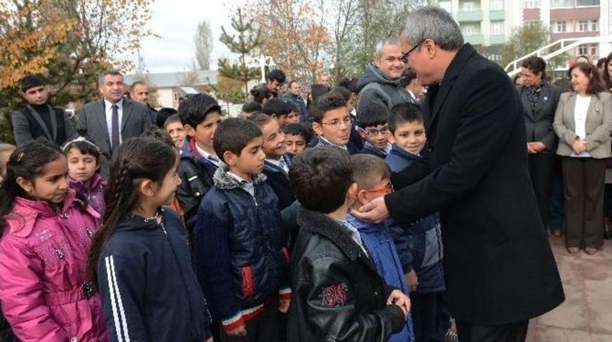 Cumhuriyetimizin Kurucusu Mustafa Kemal Atat&uuml;rk, 77. &Ouml;l&uuml;m Yıl D&ouml;n&uuml;m&uuml;nde T&ouml;renlerle Anıldı