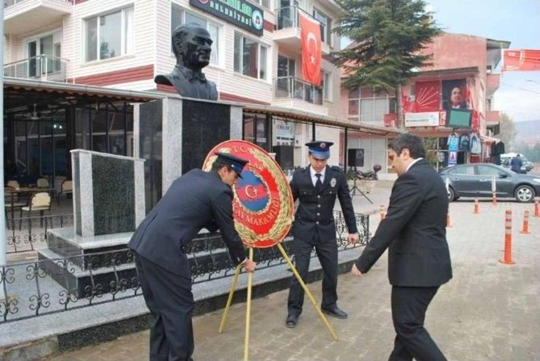 Atat&uuml;rk Pazarlar&rsquo;da Anıldı