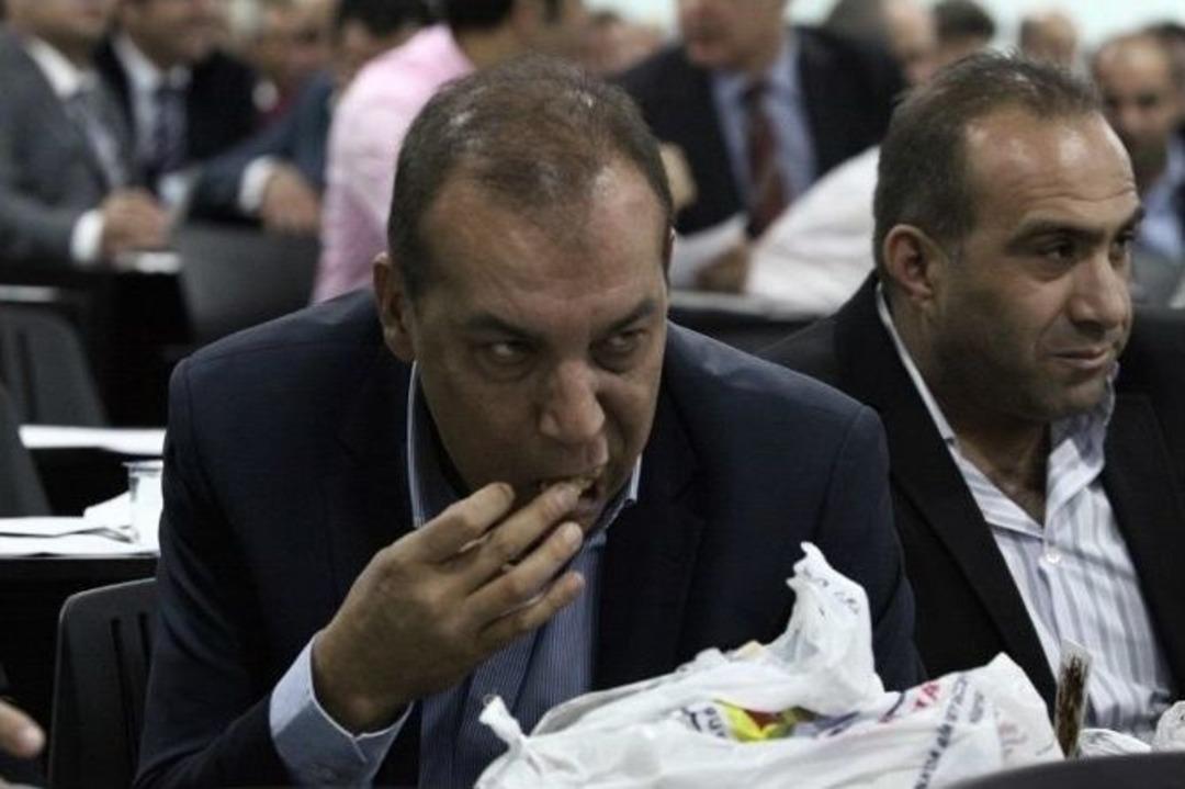 Meclis &Uuml;yeleri Belediyenin Yeni Ekmek &Ccedil;eşitlerini Tattı