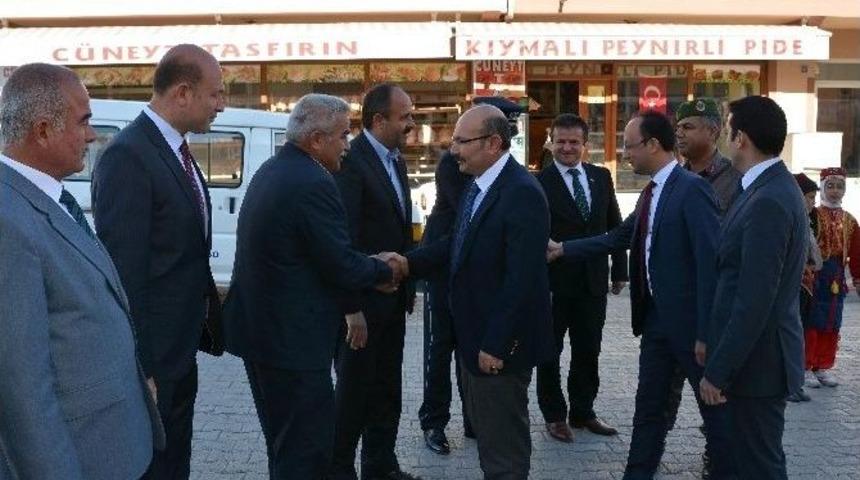 Vali K&uuml;rkl&uuml;&rsquo;den Karamanlı&rsquo;ya Ziyaret