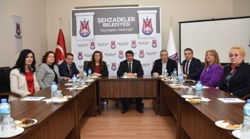 Şehzadeler Belediyesi &rsquo;h&uuml;nerli Eller&rsquo; Pazarı Kuruyor