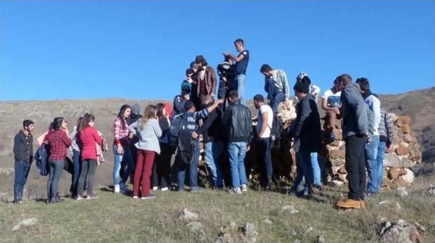 Ar&uuml; &Ouml;ğrencileri Saha &Ccedil;alışmalarına Devam Ediyor