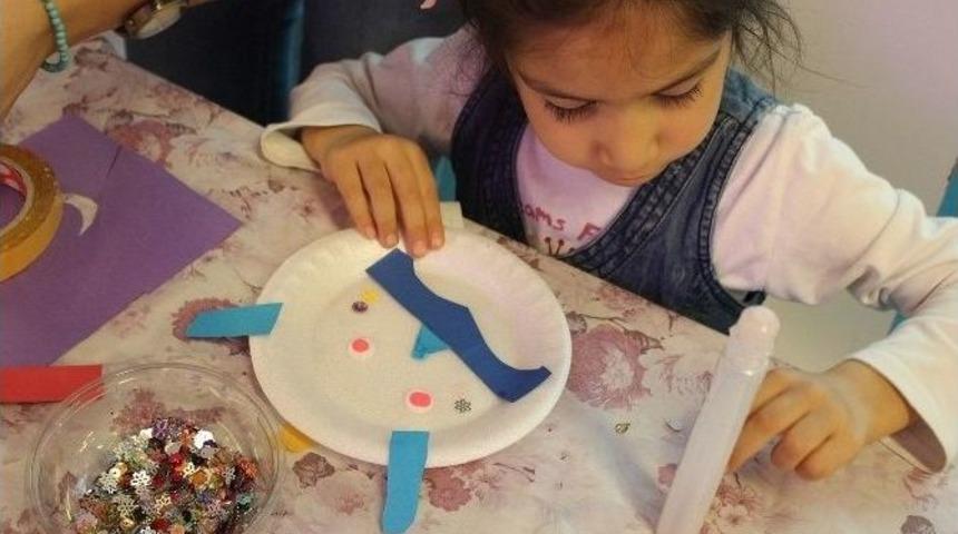 &Ccedil;ocuklar Geri D&ouml;n&uuml;ş&uuml;ml&uuml; Malzemelerden Kendi Eserlerini Tasarladılar