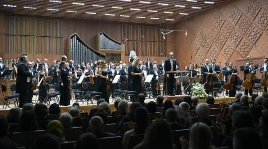 Kılı&ccedil;daroğlu, &ldquo;ismet İn&ouml;n&uuml;&rsquo;y&uuml; Anma Konseri&rdquo;ne Katıldı