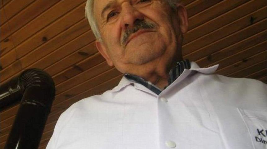 Kamyonet Yardım İ&ccedil;in Duran Tır&rsquo;a &Ccedil;arptı: 1 &Ouml;l&uuml;