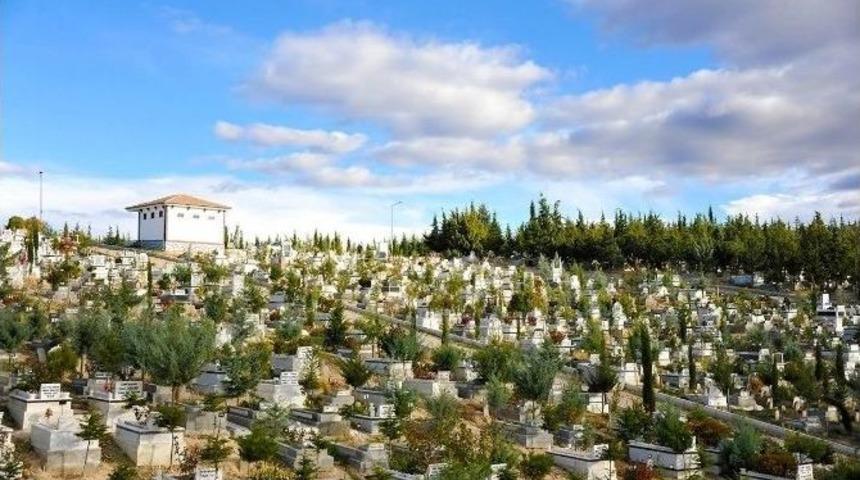 Şehir Mezarlığı&rsquo;nda, 2 Kat Mezar Uygulaması