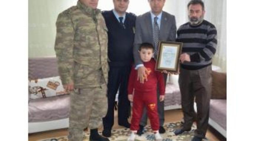 G&uuml;r&uuml;n Kaymakamı &Ouml;zdemir&rsquo;den Şehit Ailesine Ziyaret