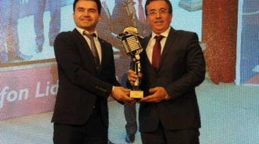 K&uuml;lt&uuml;r Sanat &Ouml;d&uuml;l&uuml; Başkan &Ccedil;etin&rsquo;in