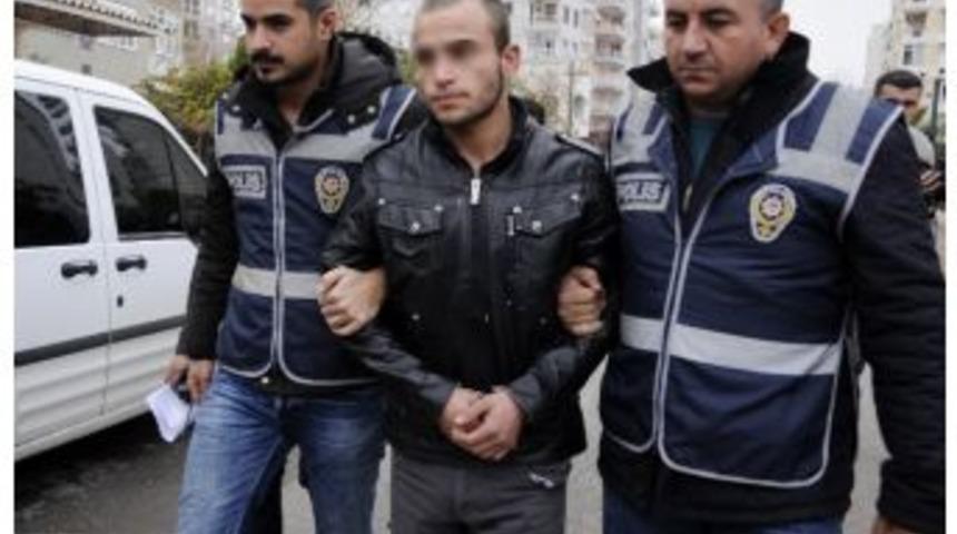 H&uuml;lya Seyyar&rsquo;a &Ccedil;arpan S&uuml;r&uuml;c&uuml; Tutuklandı