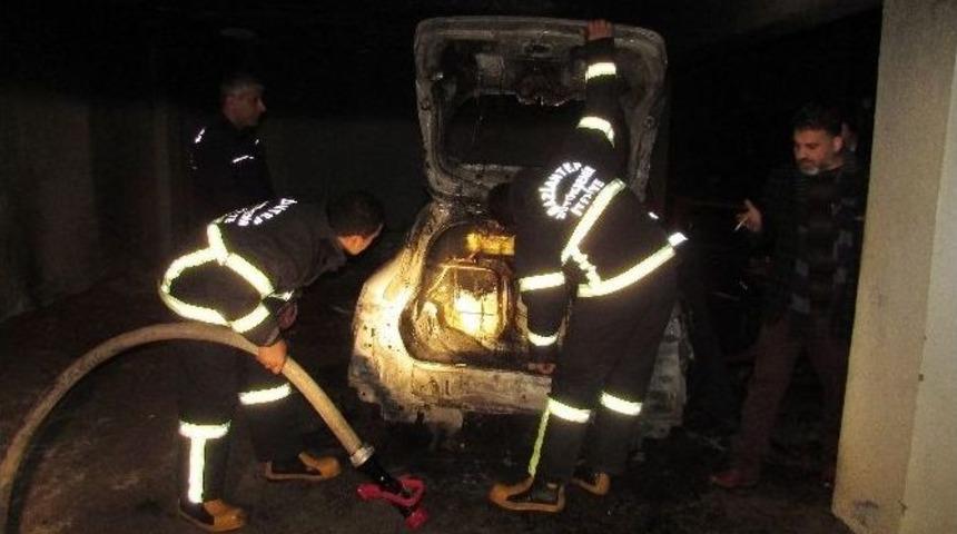 Park Halindeki Araç Yandı