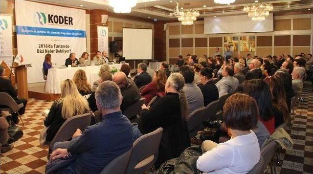 Turizmin Geleceği Kuşadası’nda Masaya Yatırıldı