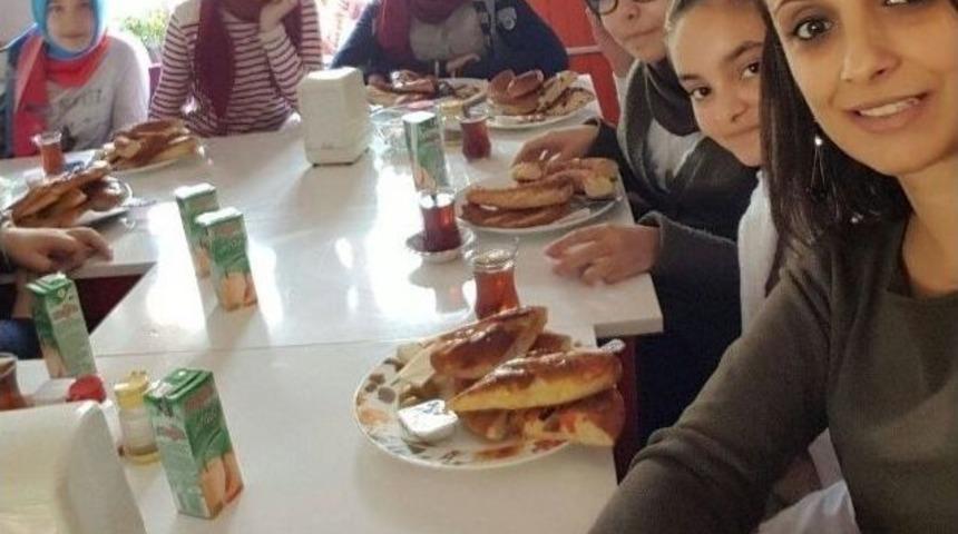 Teog Sınavında Başarılı &Ouml;ğrencilere Kahvaltı