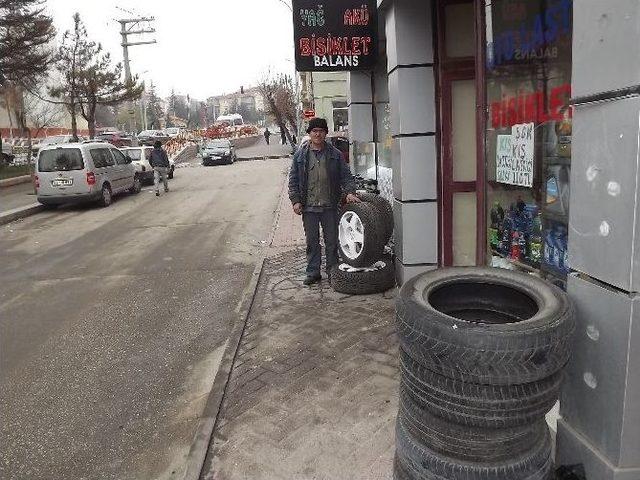 Tamircilerde Kış Lastiği Yoğunluğu