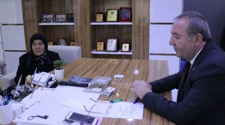 Lazlı Nineden Başkan Şahiner’e Teşekkür Ziyareti