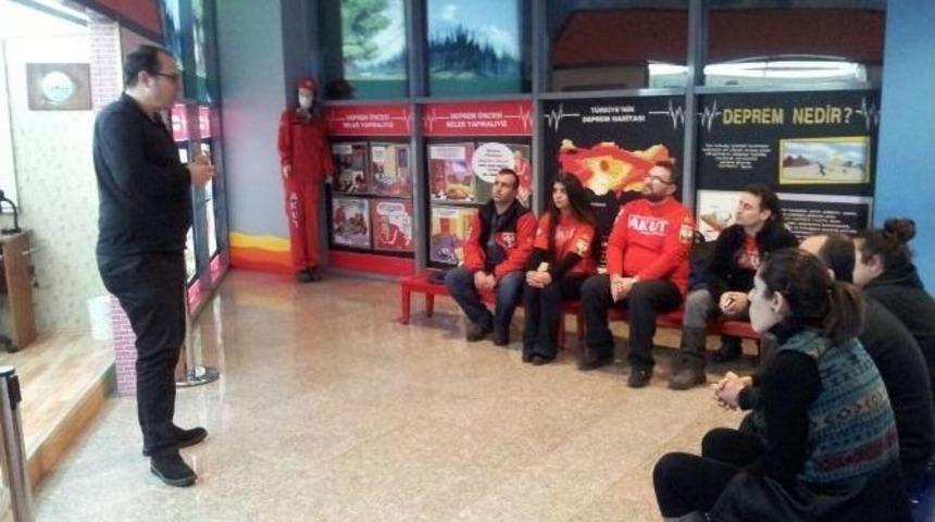 Akut&rsquo;tan Bilim Merkezi &Ccedil;alışanlarına Deprem Ve Yangın Eğitimi