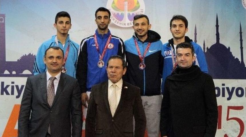 B&uuml;y&uuml;kler T&uuml;rkiye Karate Şampiyonası&rsquo;nda Uygur Ve Eltemur Zirvede