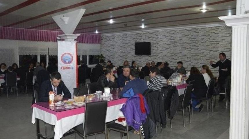 Eğitim İş &Uuml;yeleri Yemekte Buluştu