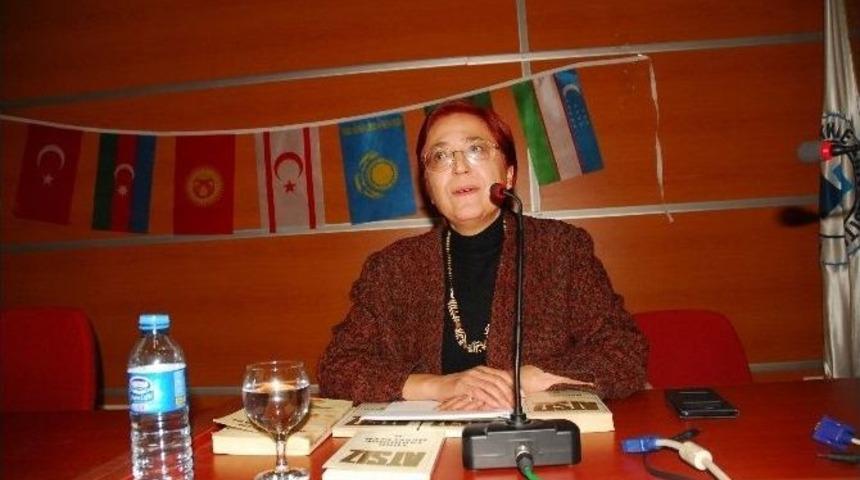 Pa&uuml;&rsquo;de Nihal Atsız Konferansı