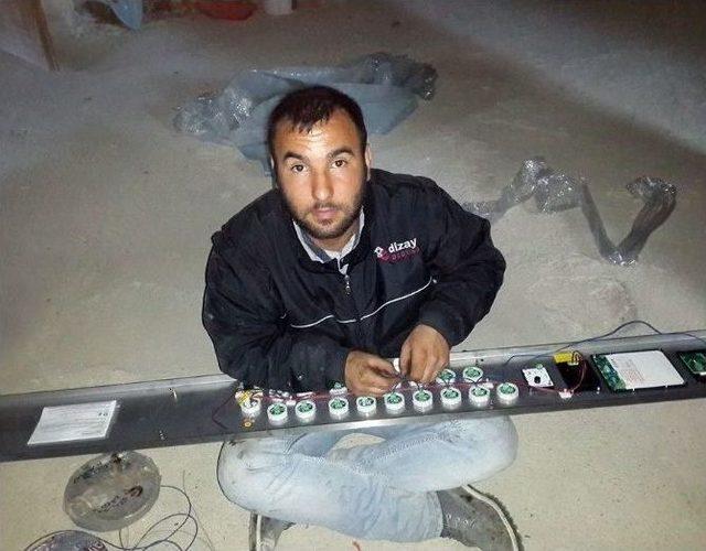 Elektrikçi Çatıdan Düşerek Öldü