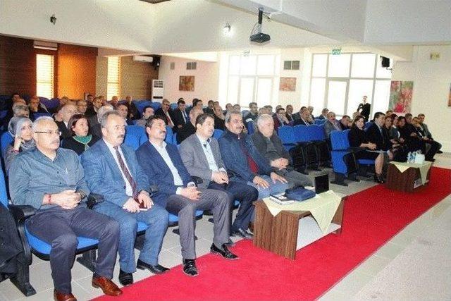 Ayvalık’ta Bağımlılıkla Mücadele Semineri Başladı