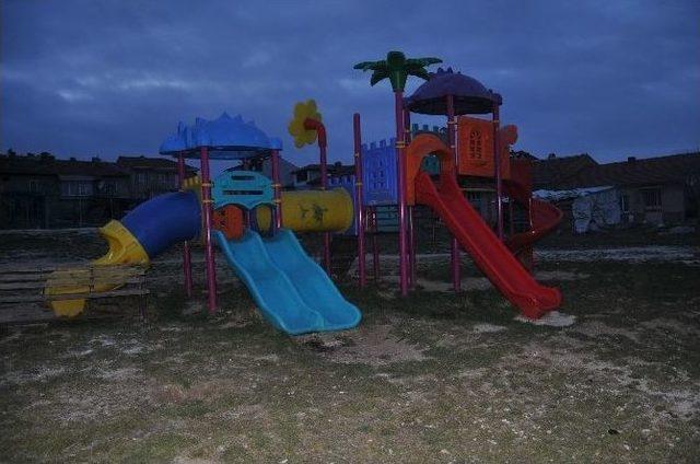 Bozüyük’te Park Tahribatının Önüne Geçilemiyor