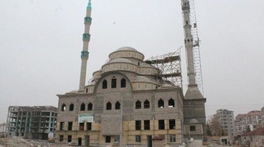 Fatih Sultan Mehmet Cami İnşaatının Y&uuml;zde 70&rsquo;i Tamamlandı