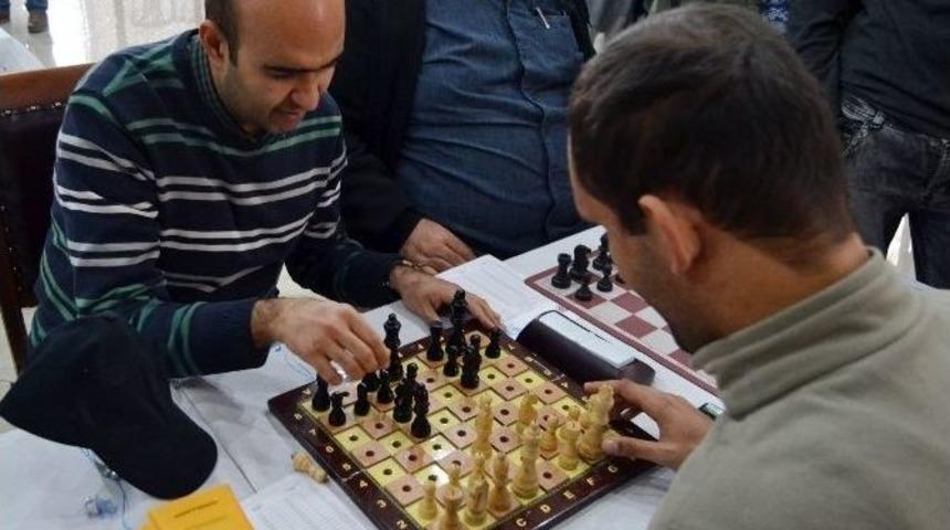 G&ouml;rme Engelli Satran&ccedil; Tutkunları, Turnuvaya Katıldı