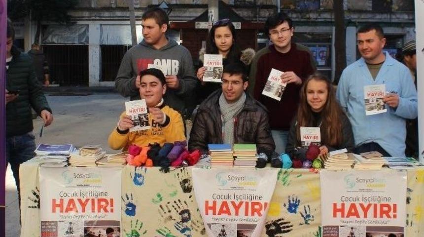 &Ouml;ğrencilerden "&ccedil;ocuk İş&ccedil;iliğine Hayır" Standı