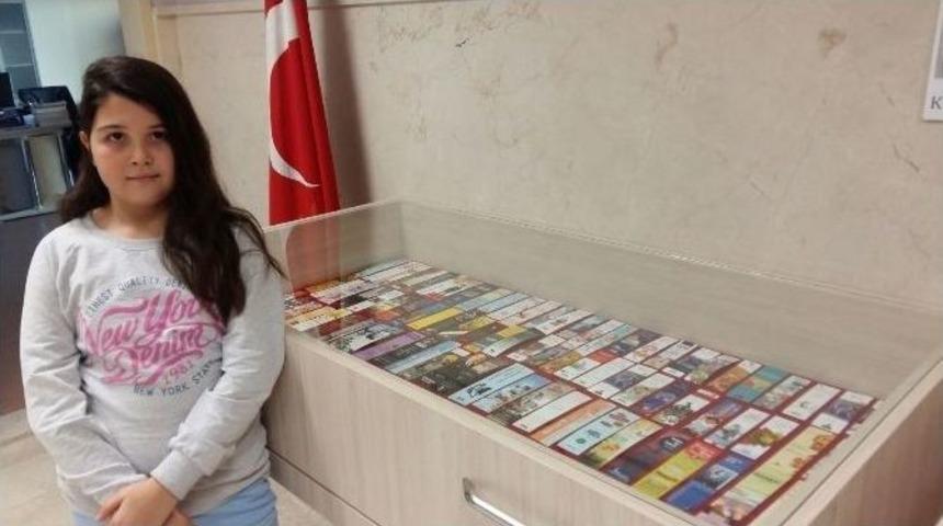 Okuduğu Kitapların Ayra&ccedil;larını Biriktirerek Sergi A&ccedil;tı