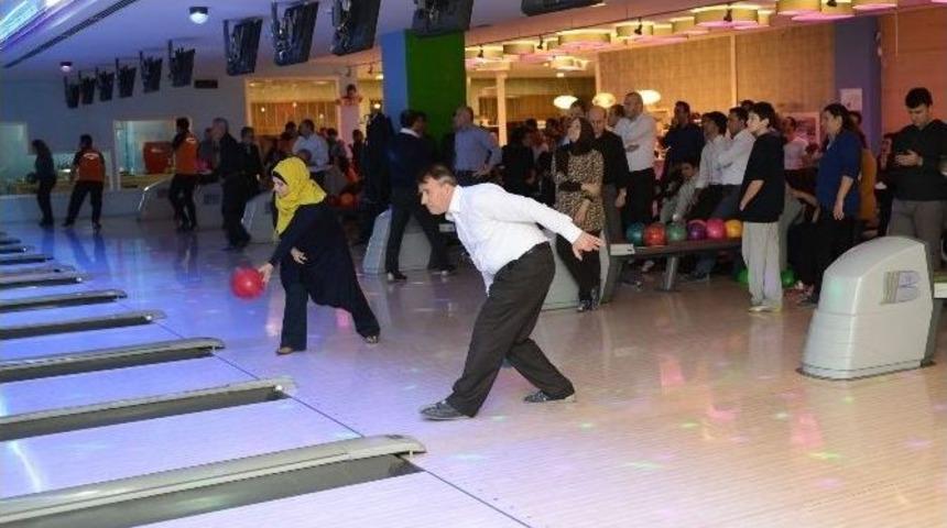 Bowlingde Şampiyon K&uuml;lt&uuml;r Ve Sosyal İşler M&uuml;d&uuml;rl&uuml;ğ&uuml;