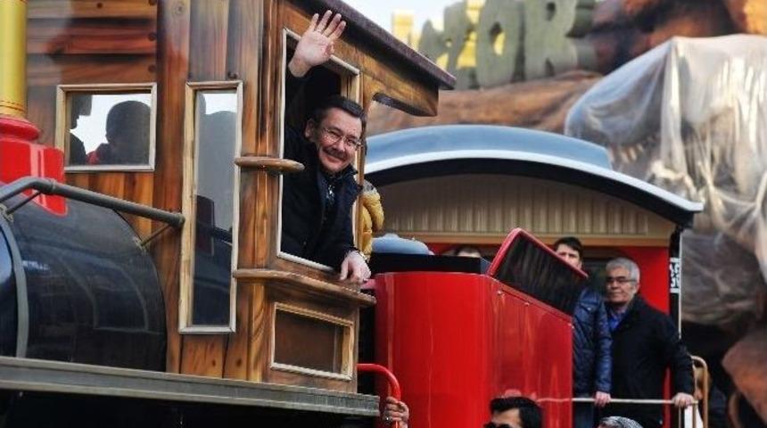 Melih G&ouml;k&ccedil;ek Ankapark&rsquo;ı Gezdirdi