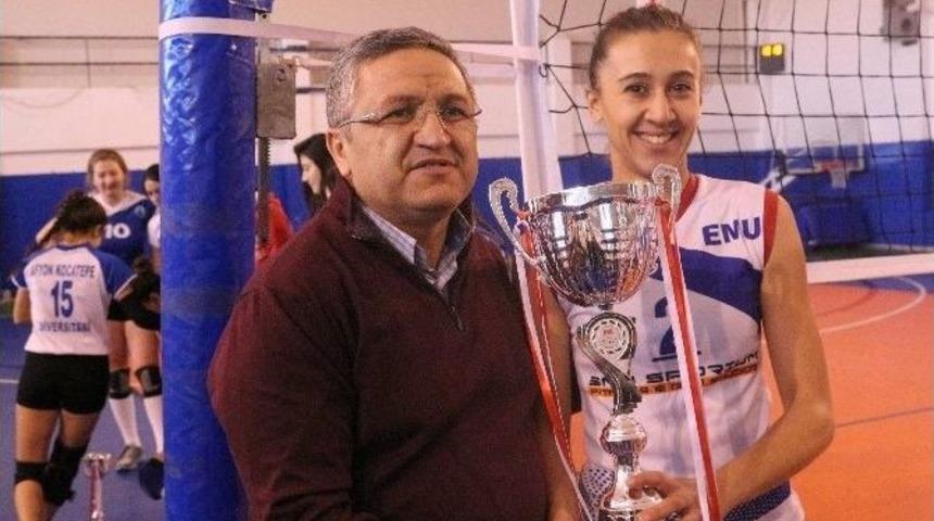 T&uuml;rkiye &Uuml;niversite Sporları Federasyonu Voleybol 2. Lig M&uuml;sabakaları Sona Erdi